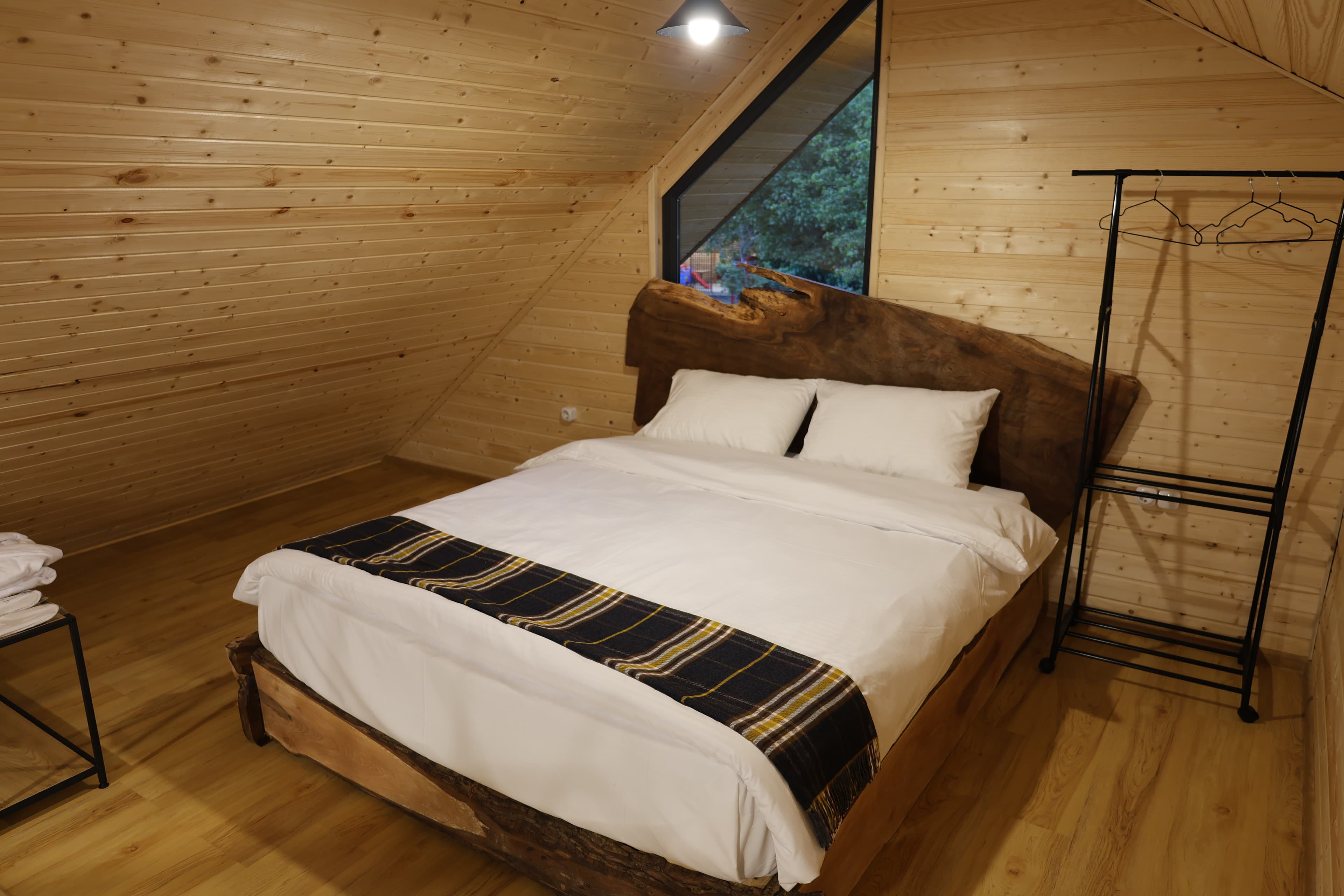 Small cottage with a view to the river. image 4